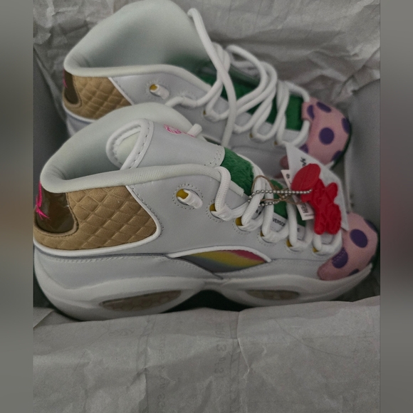 Hasbro X Reebok Women's size 9 Men's size 7.5 Mid Basketball Sneakers! - Picture 13 of 16